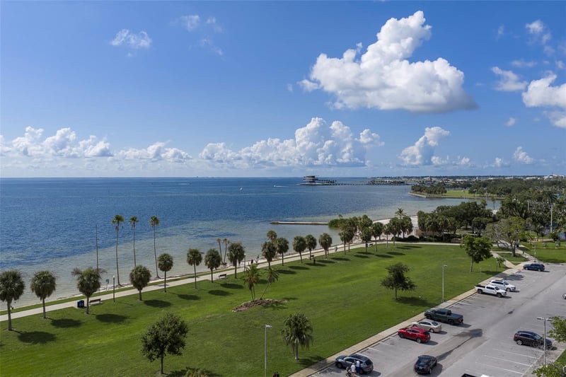 1200 N Shore Dr NE #208, St Petersburg, FL 33701