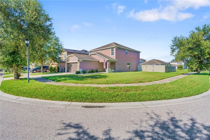 7719 Maroon Peak Dr, Ruskin, FL 33573