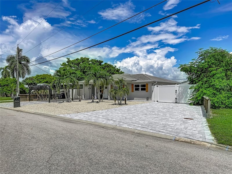 6835 Georgia Ave, Bradenton, FL 34207