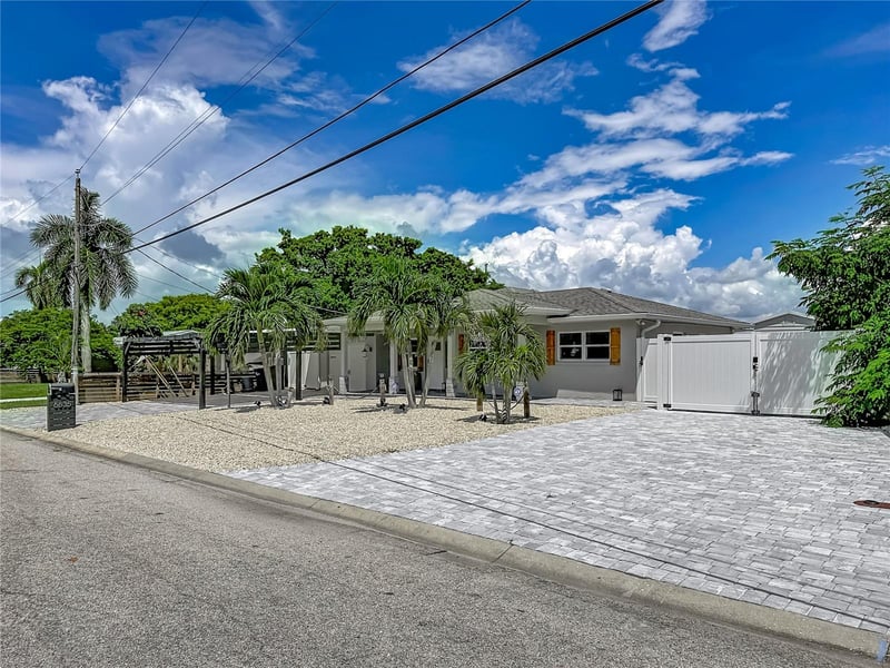 6835 Georgia Ave, Bradenton, FL 34207