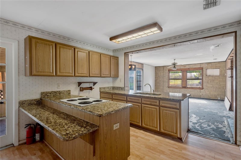 418 Euclid Ave, Seffner, FL 33584