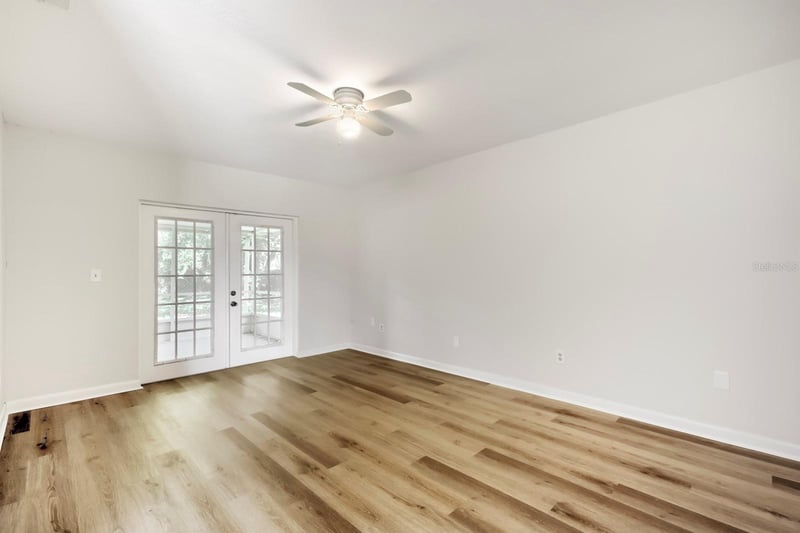 1418 Oak Valley Dr, Seffner, FL 33584