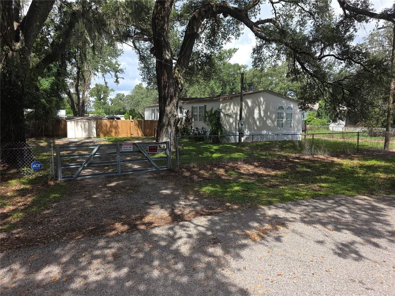 1020 Brinwood Dr, Seffner, FL 33584