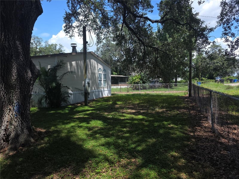 1020 Brinwood Dr, Seffner, FL 33584