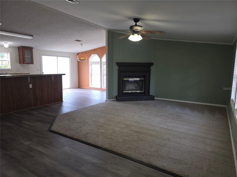 1020 Brinwood Dr, Seffner, FL 33584