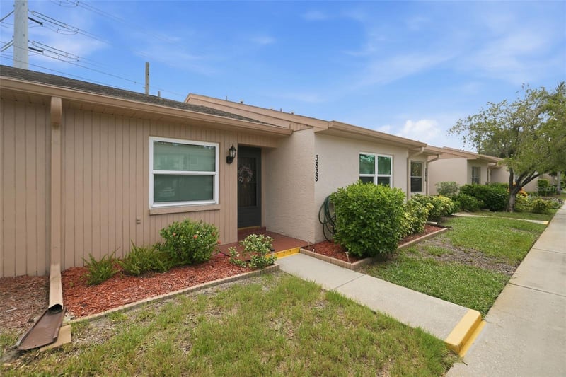 3828 Sailmaker Ln, Holiday, FL 34691