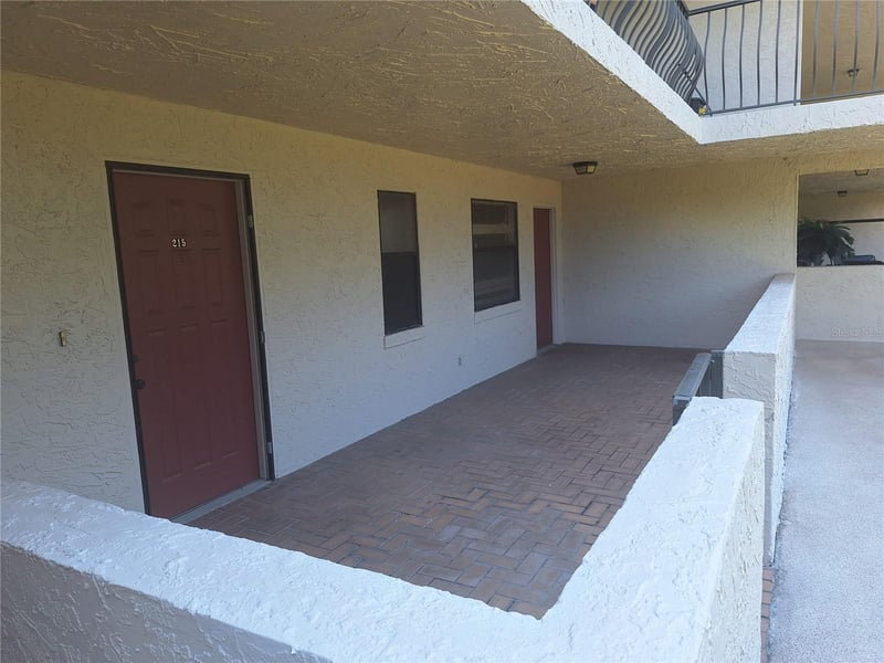 504 S Florida Ave #215, Tarpon Springs, FL 34689