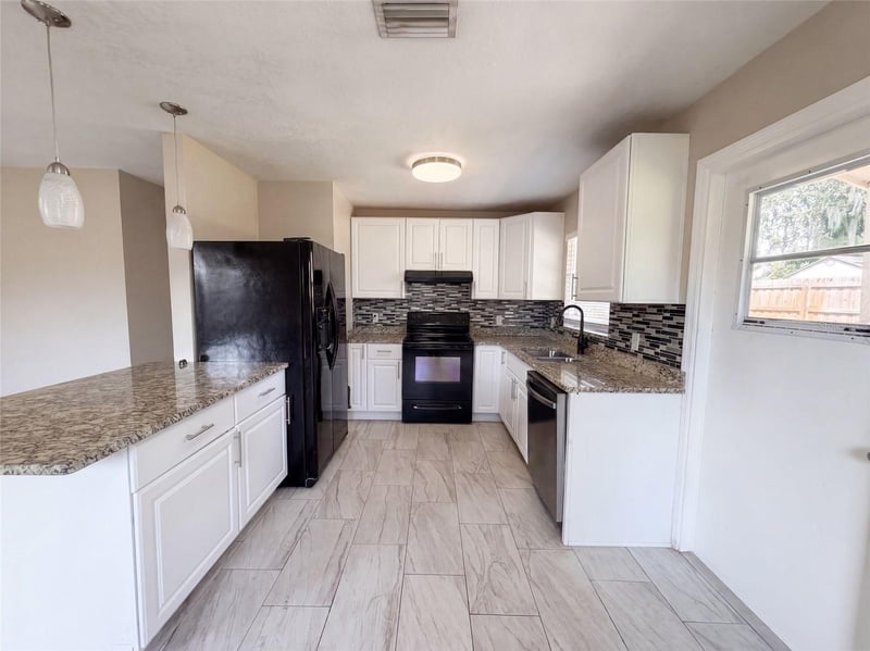 121 Inwood Cir, Brandon, FL 33510