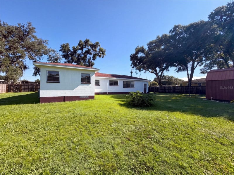 1305 W Spencer St, Plant City, FL 33563