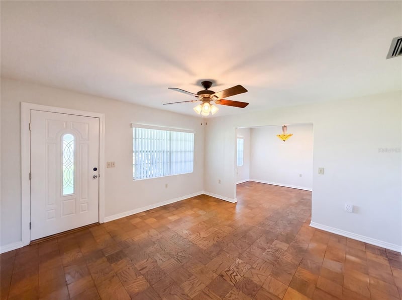 1305 W Spencer St, Plant City, FL 33563