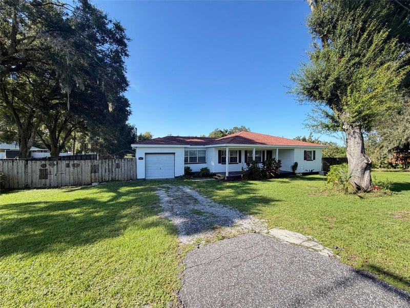 1305 W Spencer St, Plant City, FL 33563