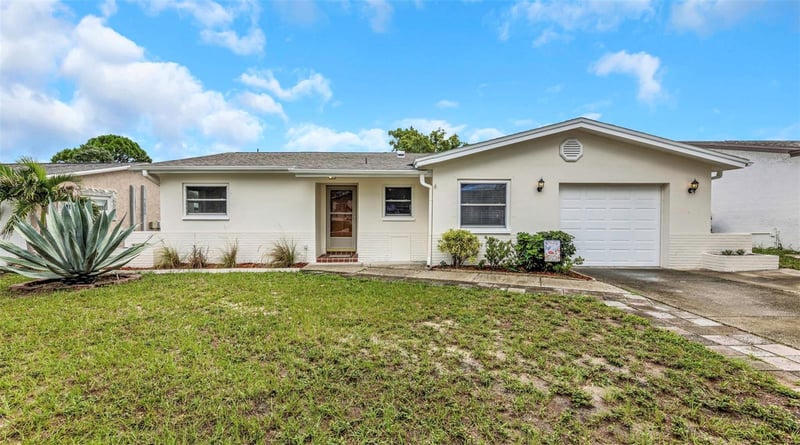 952 Wicks Dr, Palm Harbor, FL 34684