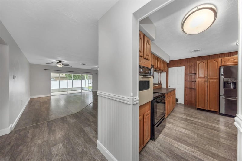 952 Wicks Dr, Palm Harbor, FL 34684