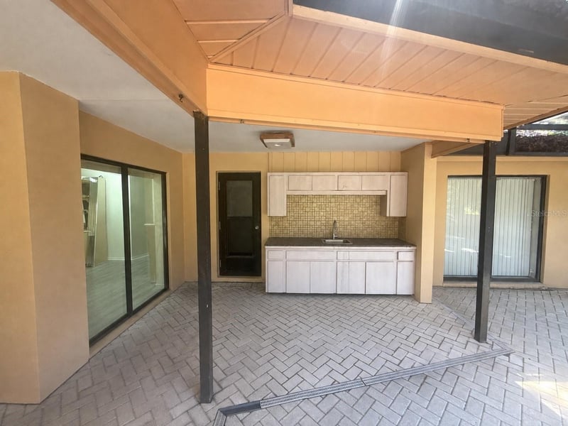 6701 Pemberton View Dr, Seffner, FL 33584