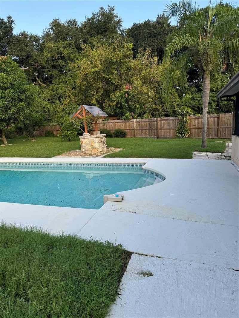 5608 Gateway Dr, Tampa, FL 33615