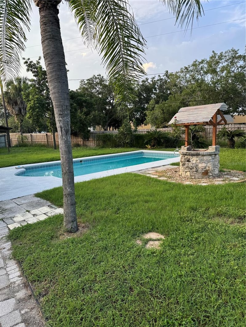 5608 Gateway Dr, Tampa, FL 33615