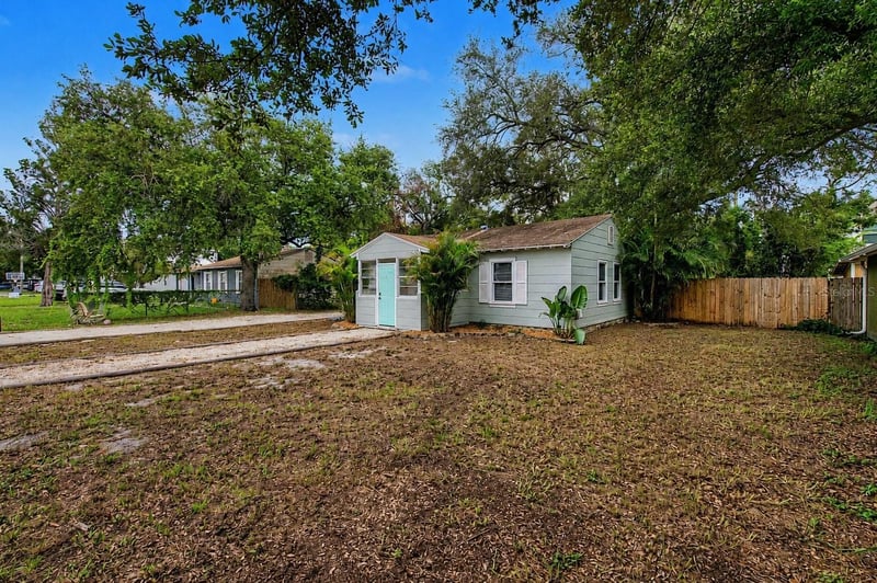 3208 W Hartnett Ave, Tampa, FL 33611