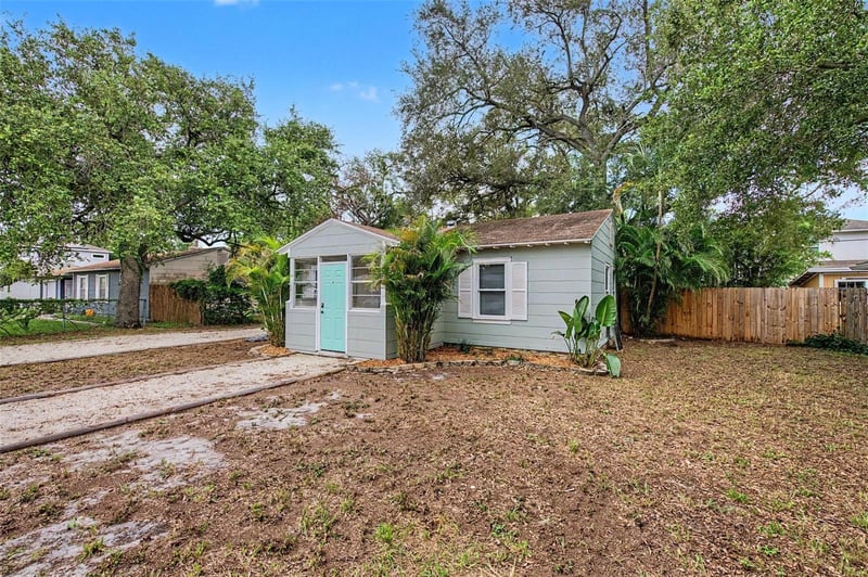 3208 W Hartnett Ave, Tampa, FL 33611