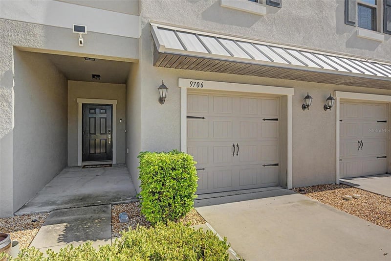 9706 Pembrooke Pines Dr, Sun City Center, FL 33573