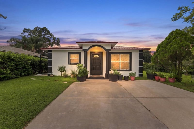 1801 Bethune Dr, Plant City, FL 33563