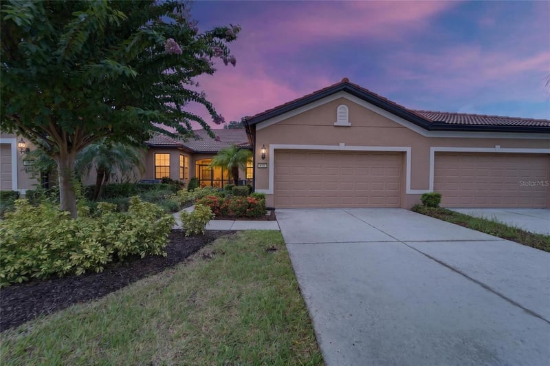 428 Seneca Falls Dr, Apollo Beach, FL 33572