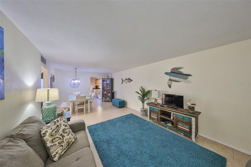 5155 9th Ave N #102, St Petersburg, FL 33710