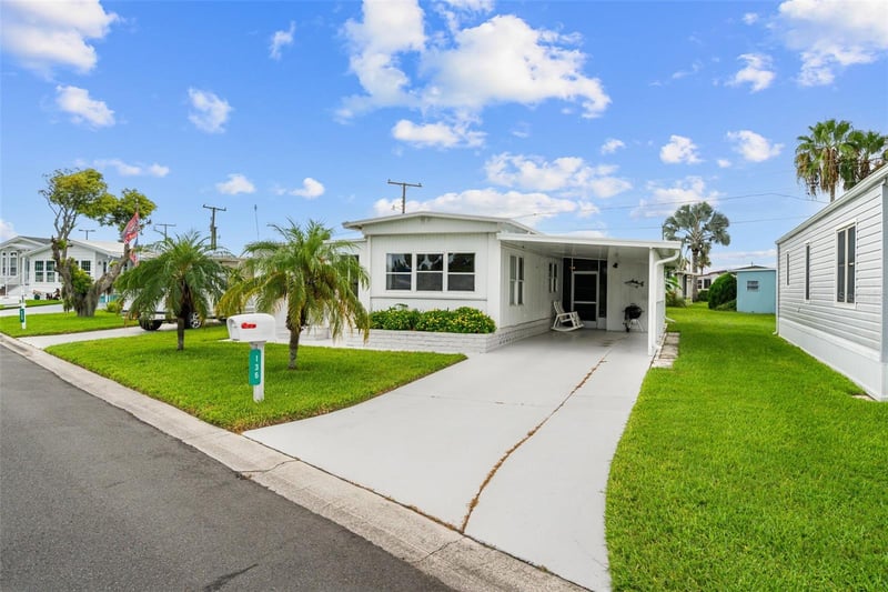 136 Lakeview Dr, Palmetto, FL 34221