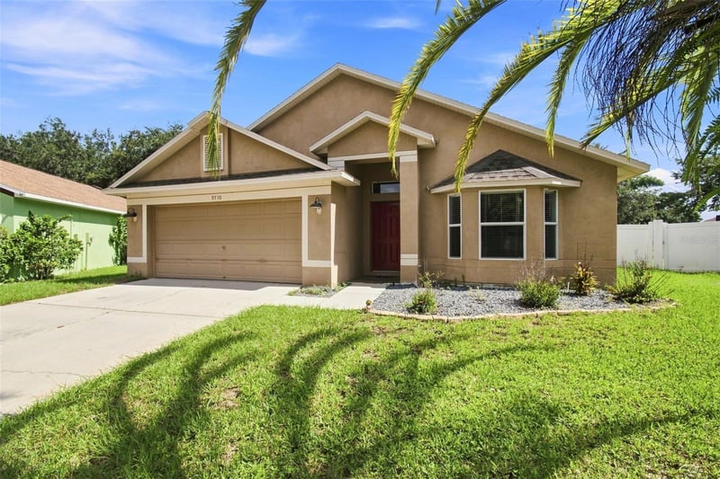 9710 White Barn Way, Riverview, FL 33569