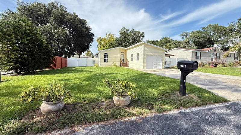 10404 Brussels Dr, Riverview, FL 33578