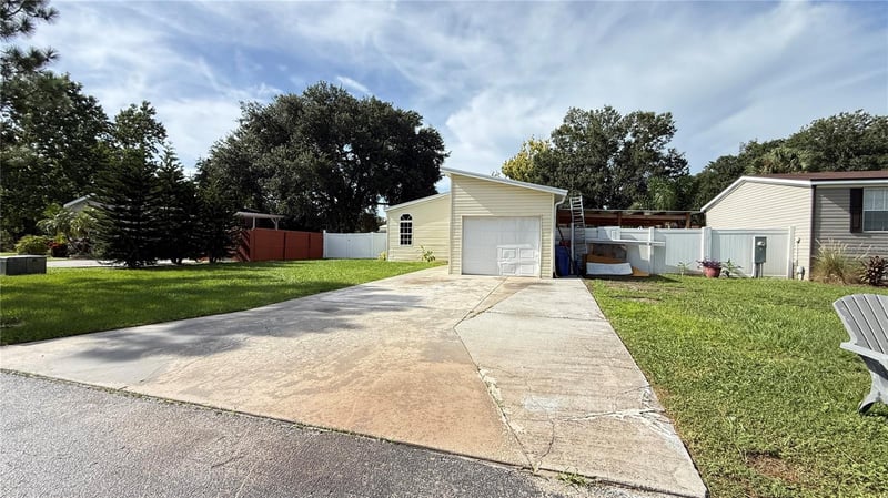 10404 Brussels Dr, Riverview, FL 33578