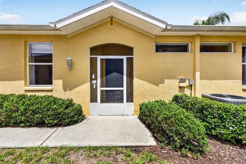 1322 Fairway Greens Dr #69, Sun City Center, FL 33573