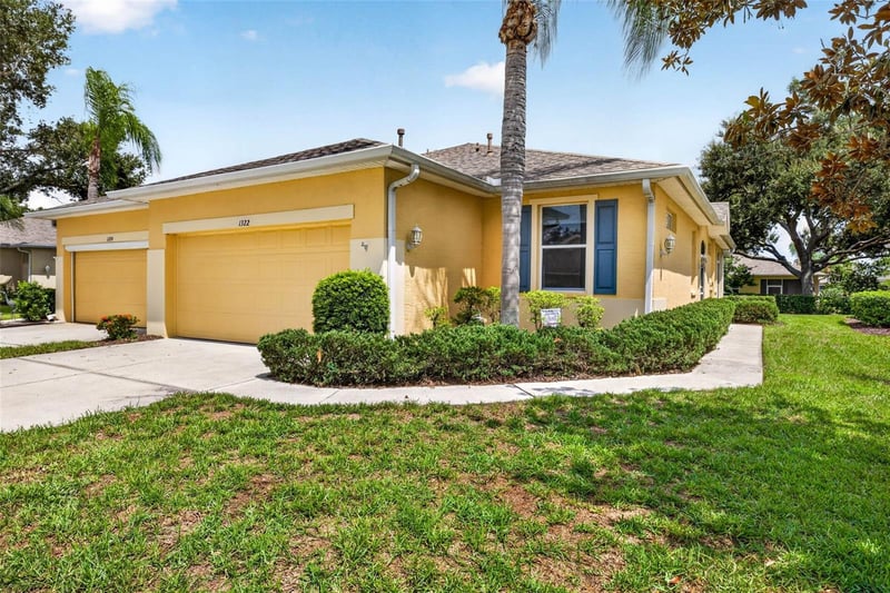 1322 Fairway Greens Dr #69, Sun City Center, FL 33573