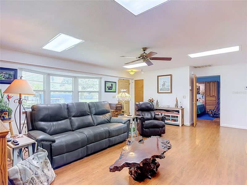 40312 Sunburst Dr, Dade City, FL 33525