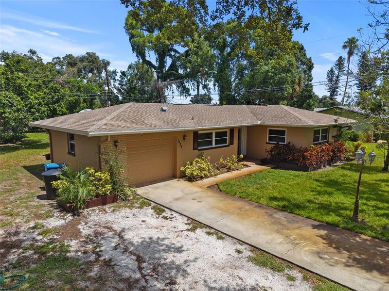 1225 63rd Ave S, St Petersburg, FL 33705