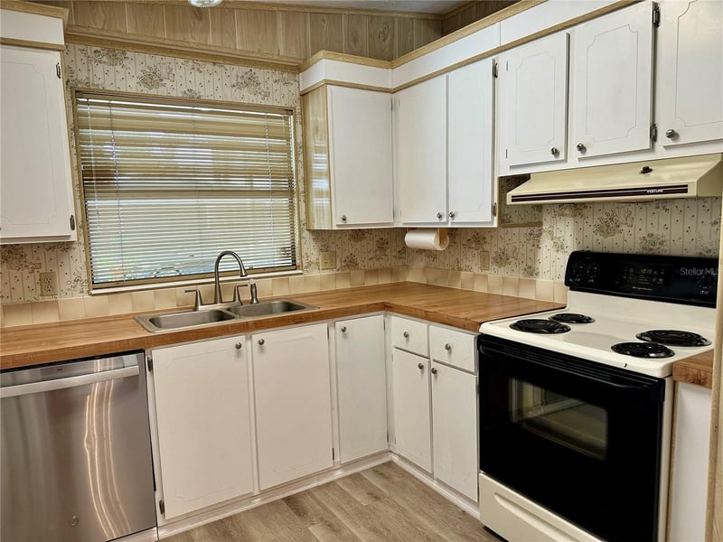 322 Bass Ct, Oldsmar, FL 34677