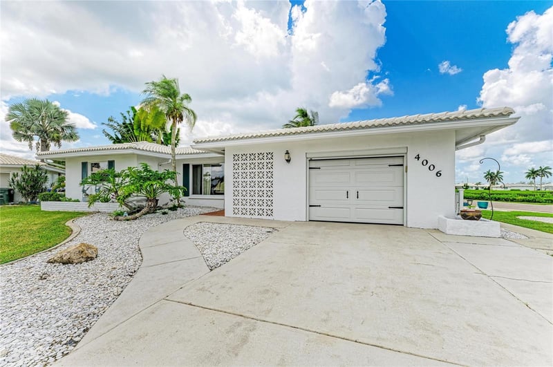 4006 Joyce Dr, Bradenton, FL 34208