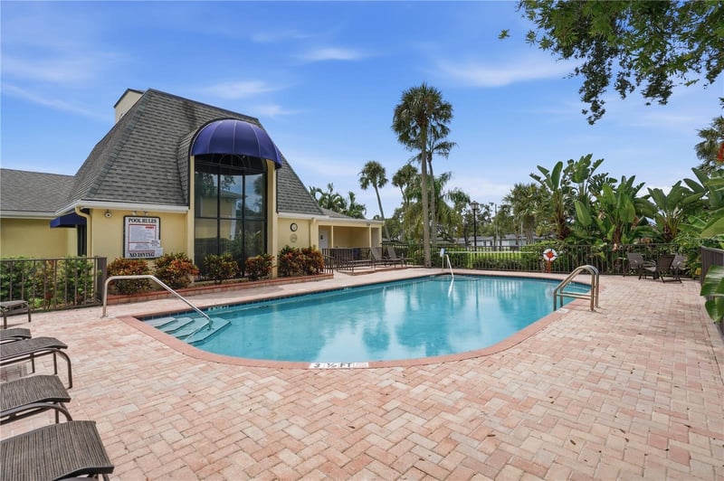 3001 58th Ave S #609, St Petersburg, FL 33712