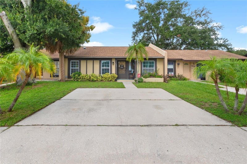 9922 87th St, Seminole, FL 33777
