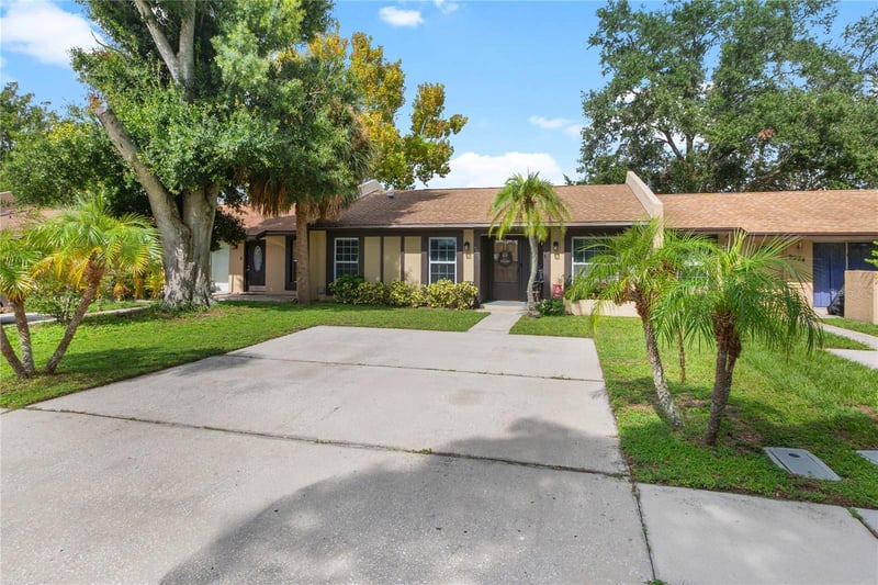9922 87th St, Seminole, FL 33777