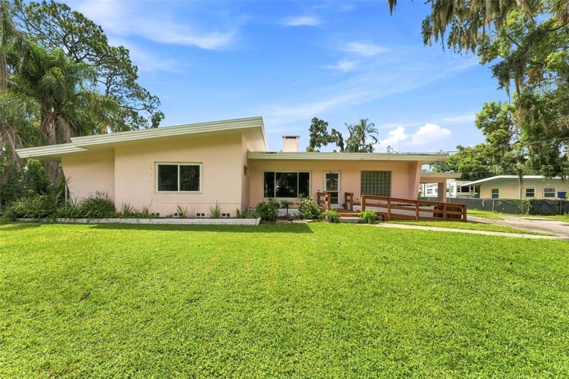 1311 E Tomlin St, Plant City, FL 33563