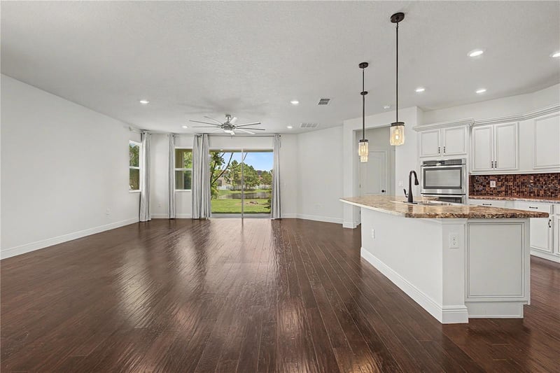 10530 Medford Lake Dr, Riverview, FL 33578