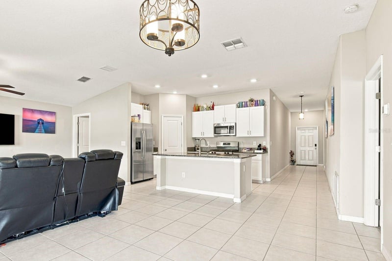 10358 Shady Preserve Dr, Riverview, FL 33578