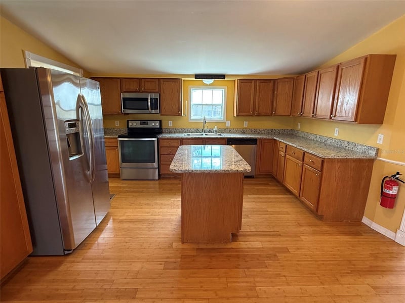 3022 Short Leaf St, Wesley Chapel, FL 33543