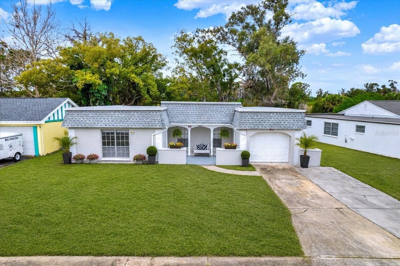 3349 Overland Dr, Holiday, FL 34691
