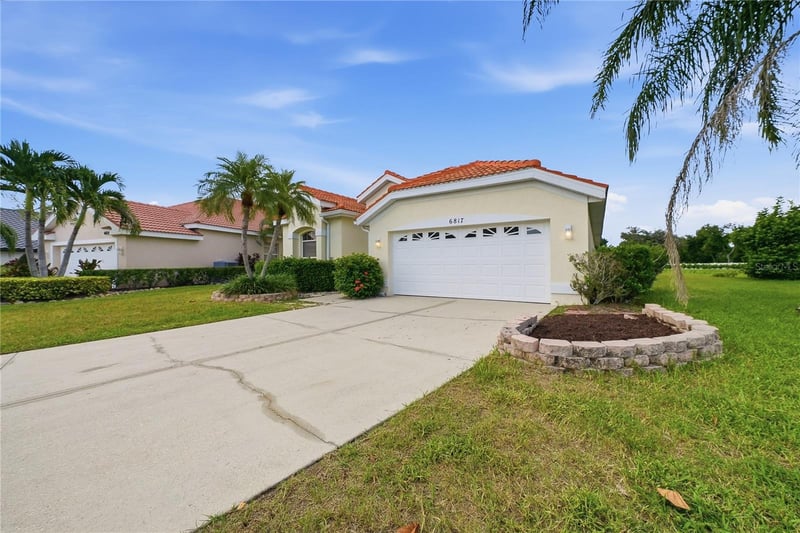 6817 Superior Street Cir, Sarasota, FL 34243