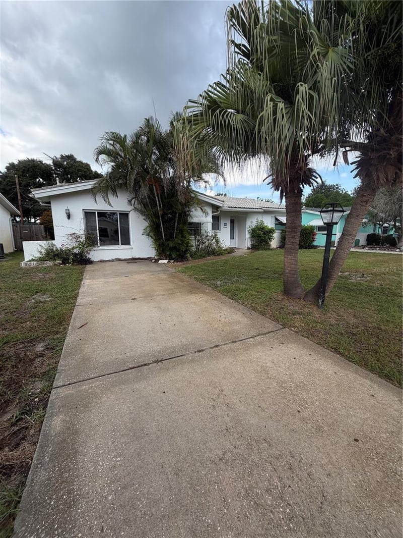 29768 67th St N, Clearwater, FL 33761