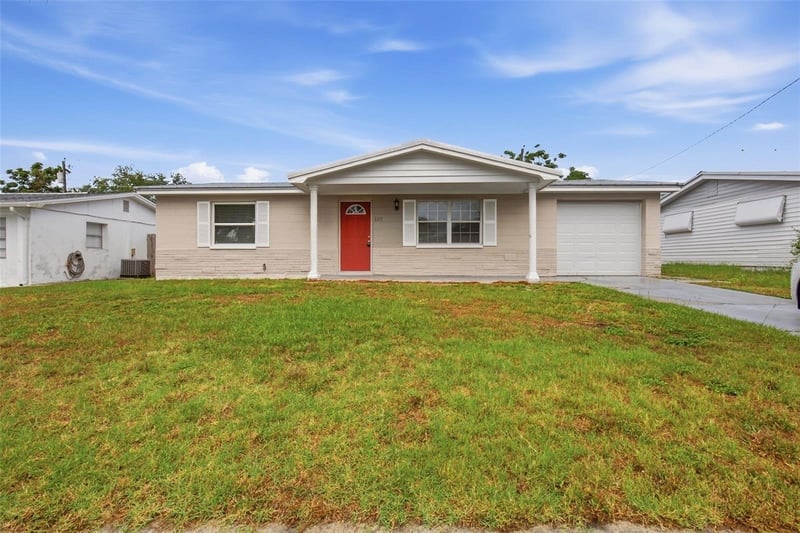 3319 Cantrell St, Holiday, FL 34690