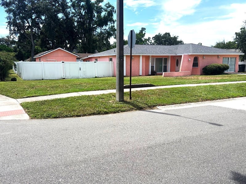 902 Samy Dr, Tampa, FL 33613
