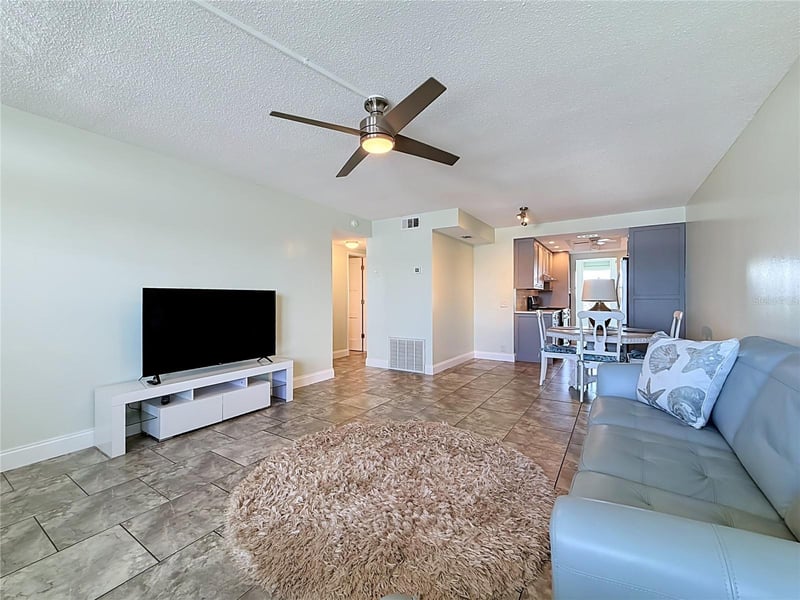 1847 Shore Dr S #805, South Pasadena, FL 33707