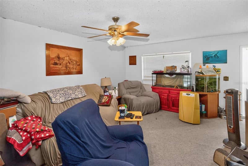 7318 Kingsbury Cir, Tampa, FL 33610